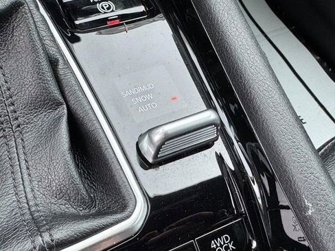 Used 2024 Jeep Compass Limited image 28