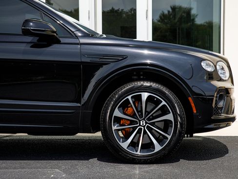 Certified 2023 Bentley Bentayga Extended Wheelbase AWD/4WD image 23