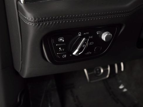 Used 2021 Bentley Bentayga Speed image 36