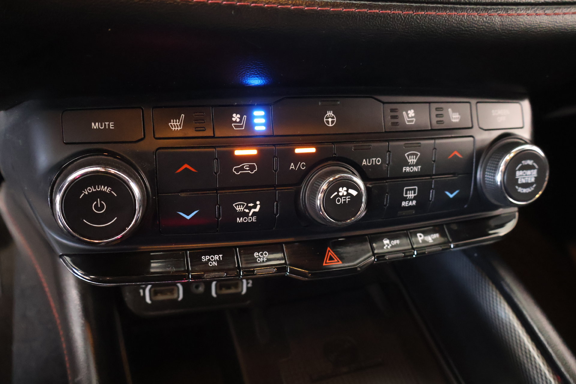 Used 2022 Dodge Durango R/T RWD image 8
