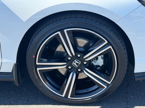 Used 2024 Honda Accord Sport image 11