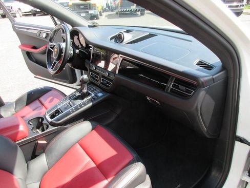 Used 2021 Porsche Macan AWD/4WD image 8