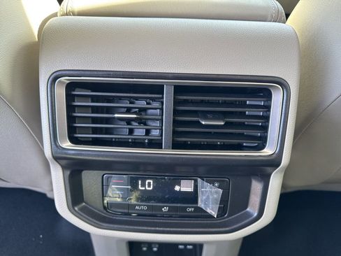 New 2026 Volkswagen Atlas SE FWD image 14
