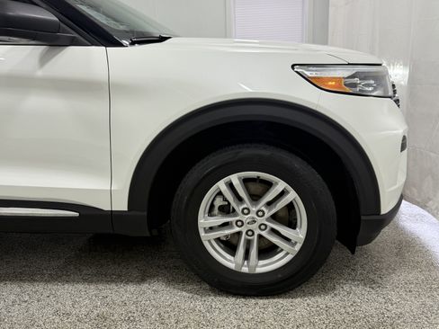 Used 2020 Ford Explorer XLT w/ Comfort Package image 32