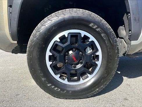 Used 2024 Toyota Tacoma TRD Off-Road AWD/4WD image 9