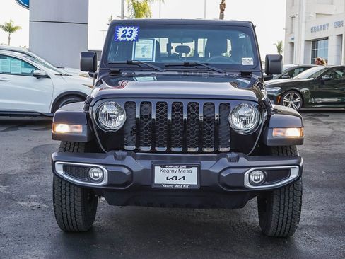 Used 2023 Jeep Gladiator Sport image 2