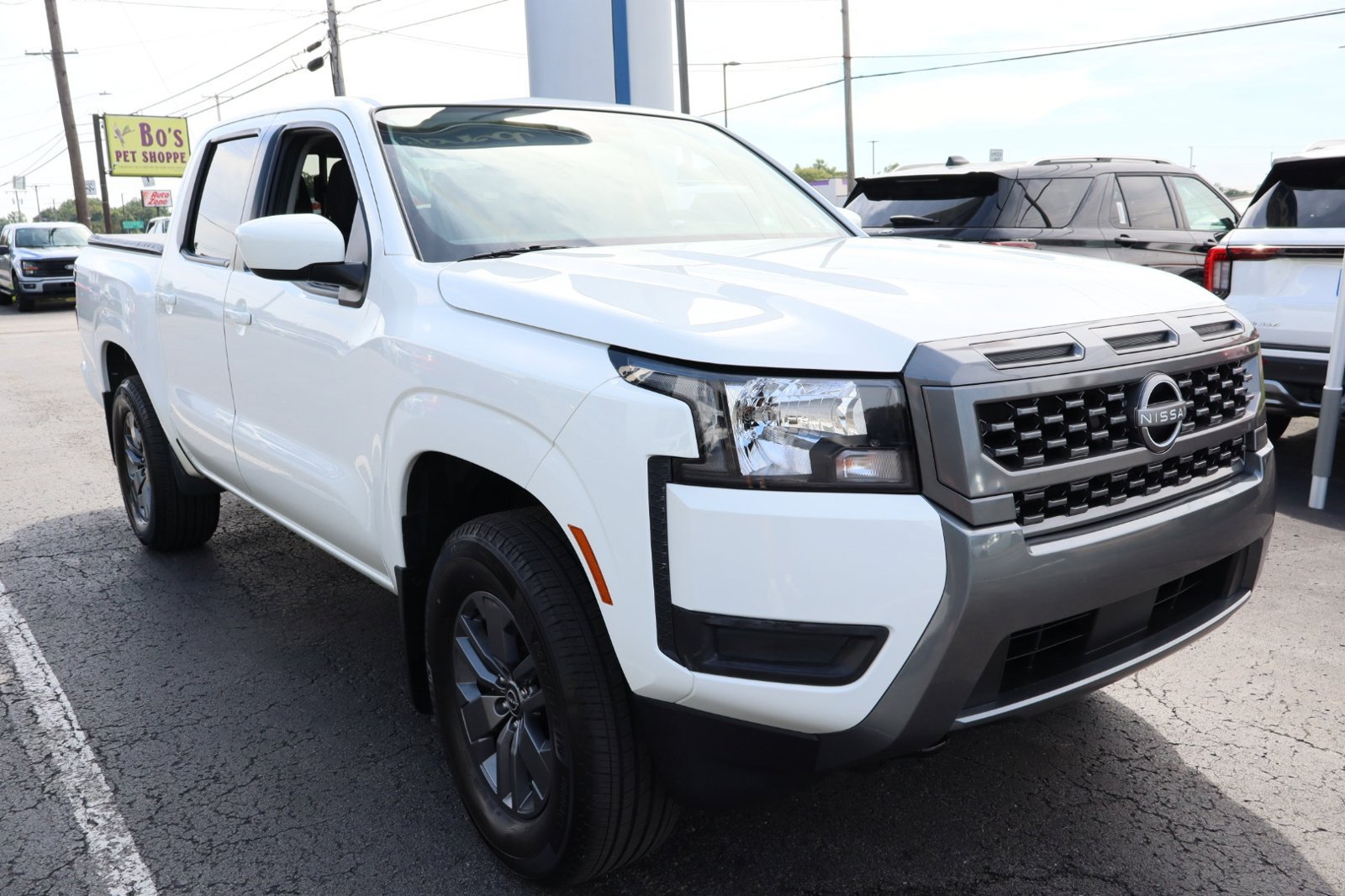 Used 2025 Nissan Frontier SV w/ Tow Package AWD/4WD image 8
