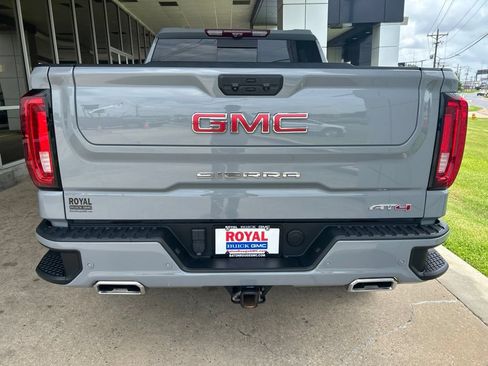 Used 2024 GMC Sierra 1500 AT4 w/ Technology Package AWD/4WD image 6