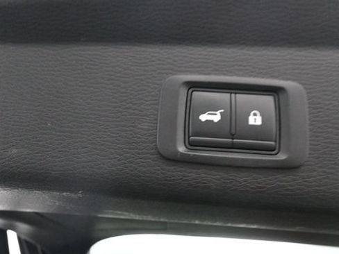 Used 2022 Mitsubishi Outlander SE AWD/4WD image 32
