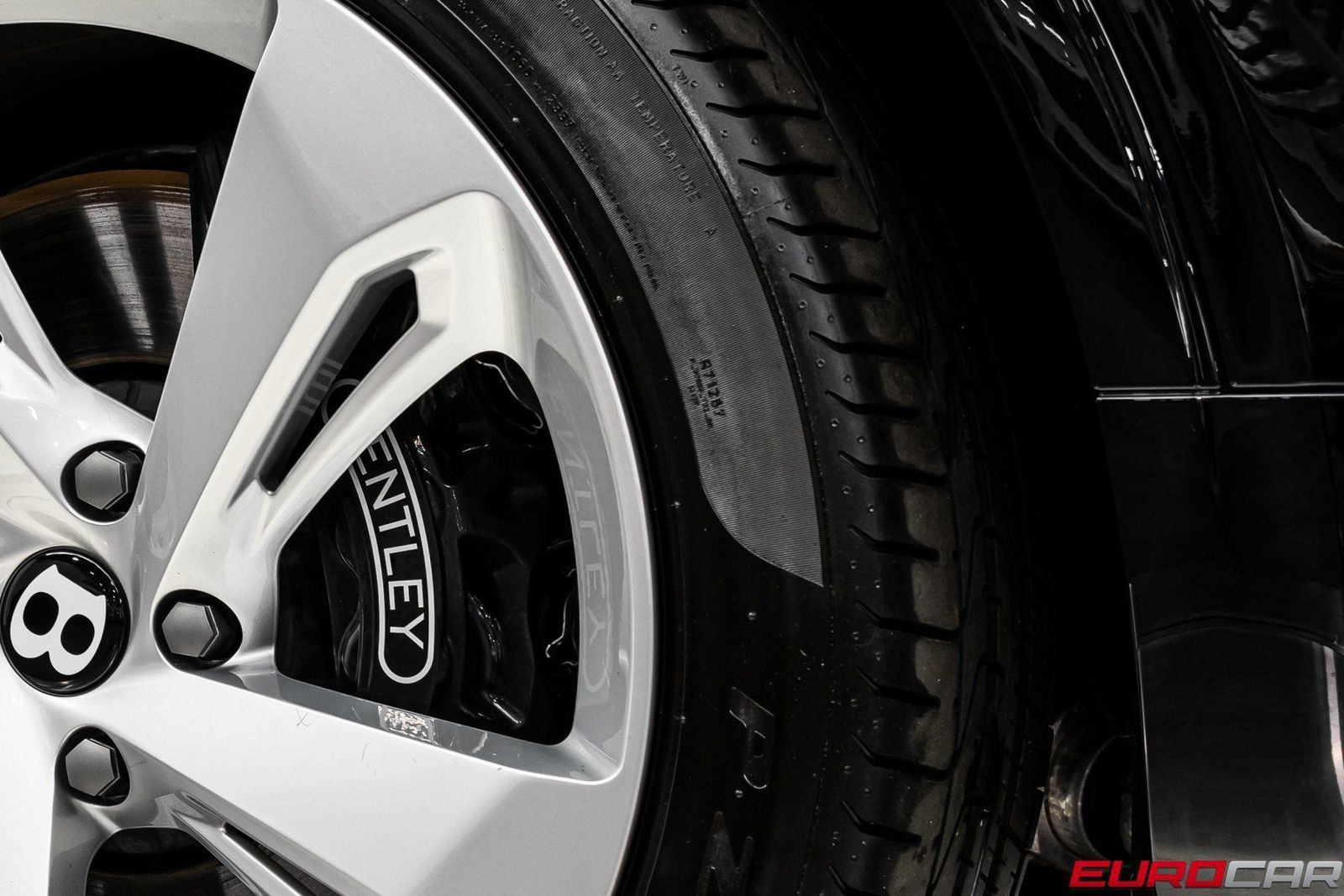 Used 2024 Bentley Bentayga AWD/4WD image 21