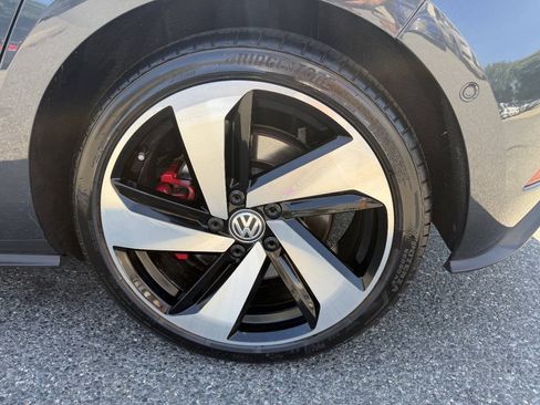 Used 2019 Volkswagen GTI Autobahn FWD image 11