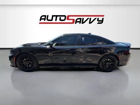 Used 2022 Dodge Charger R/T w/ Plus Group RWD image 4