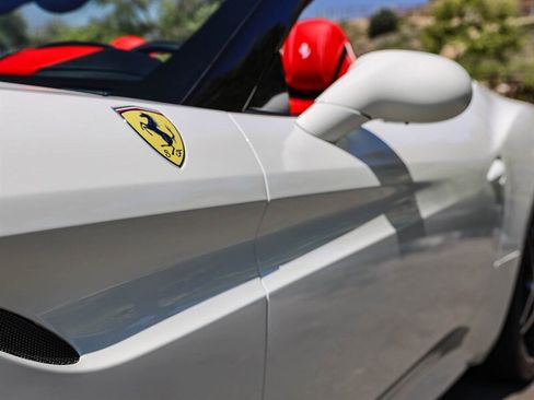 Used 2015 Ferrari California T RWD image 21