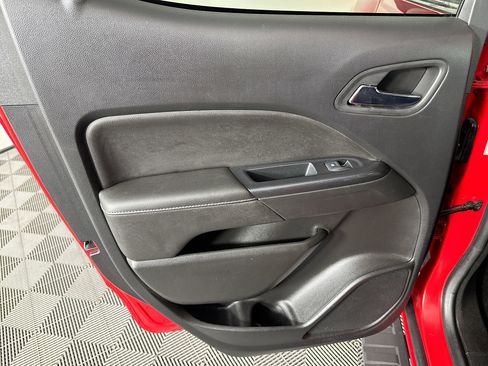 Used 2018 GMC Canyon SLT image 24