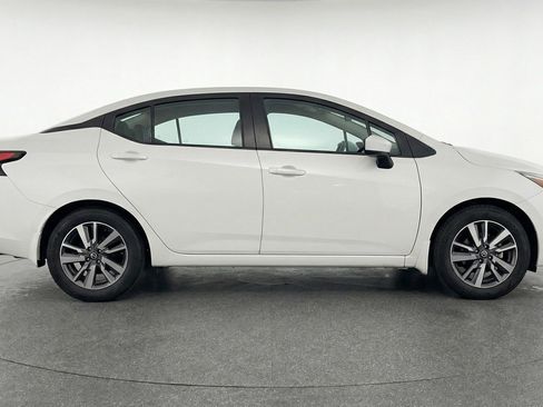 Used 2025 Nissan Versa SV FWD image 8