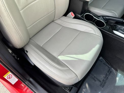 Used 2018 Toyota Corolla LE image 42