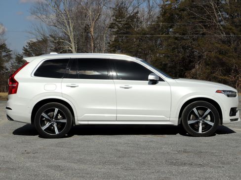 Used 2019 Volvo XC90 T6 R-Design w/ Advanced Package image 2