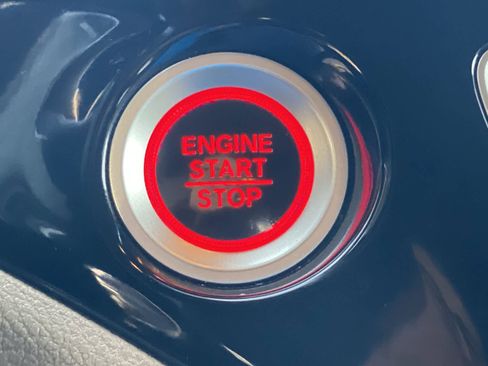 Used 2018 Honda Pilot Touring image 37