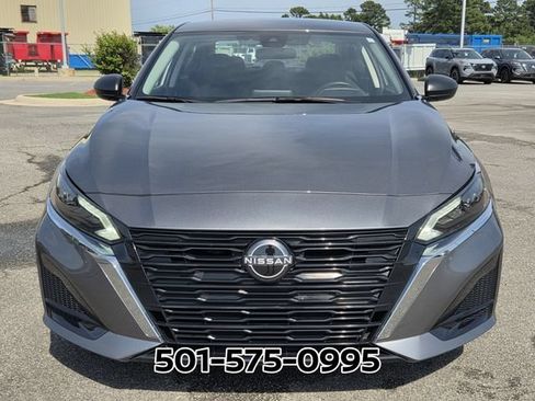 Used 2025 Nissan Altima 2.5 SV FWD image 6