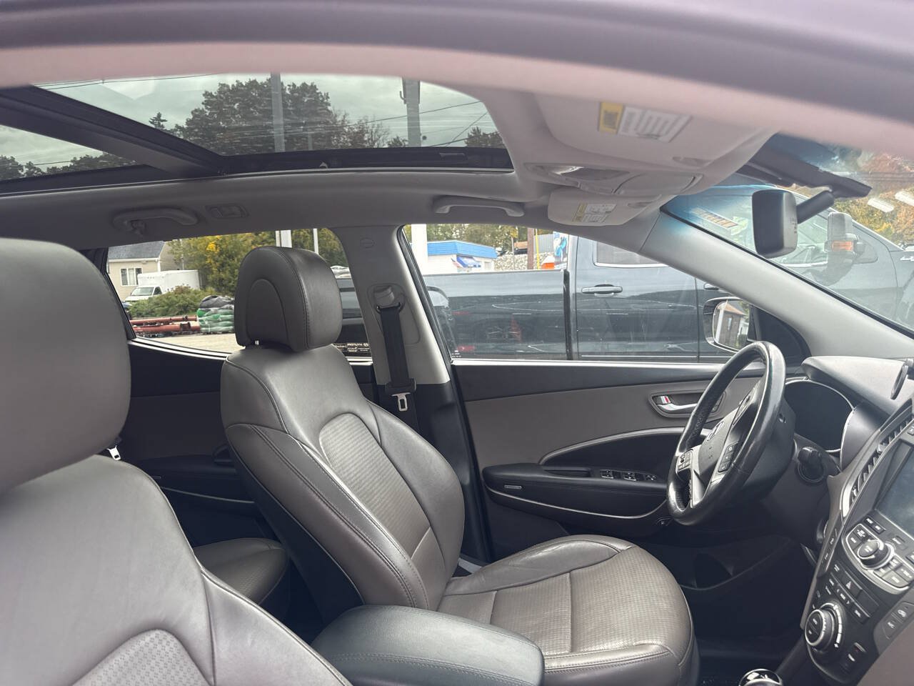 Used 2015 Hyundai Santa Fe Sport w/ Option Group 04 FWD image 9