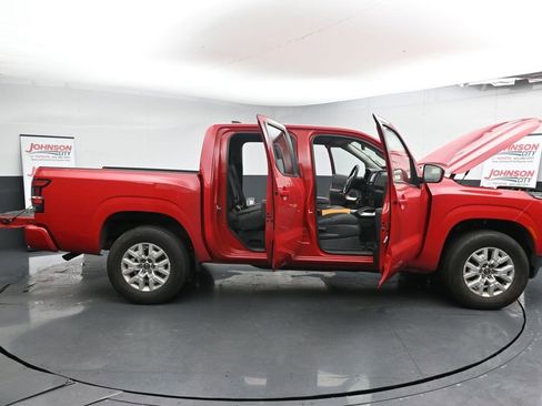 Used 2023 Nissan Frontier SV image 39
