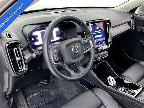 Certified 2025 Volvo XC40 B5 Plus AWD/4WD image 16