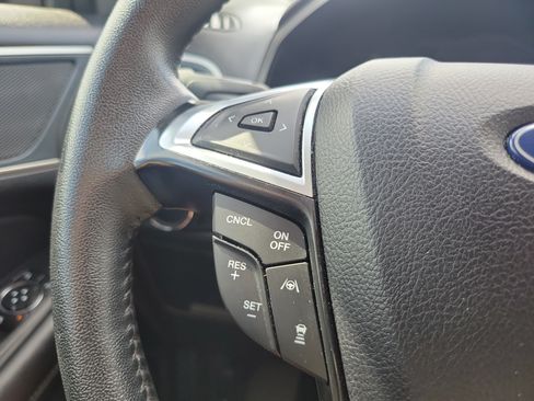 Used 2024 Ford Edge SEL AWD/4WD image 13