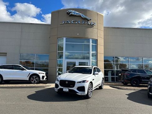 Certified 2023 Jaguar F-PACE R-Dynamic S image 1