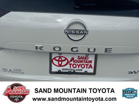 Used 2023 Nissan Rogue SV FWD image 10