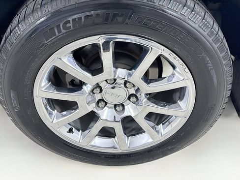 Used 2015 GMC Yukon Denali w/ Premium Package AWD/4WD image 42