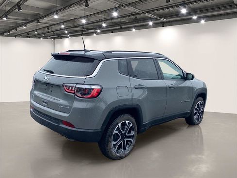 Used 2022 Jeep Compass Limited w/ Sun and Sound Group AWD/4WD image 7