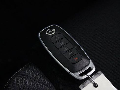 Certified 2025 Nissan Pathfinder SV FWD image 30
