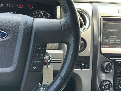 Used 2014 Ford F150 FX4 w/ Equipment Group 402A Luxury AWD/4WD image 16