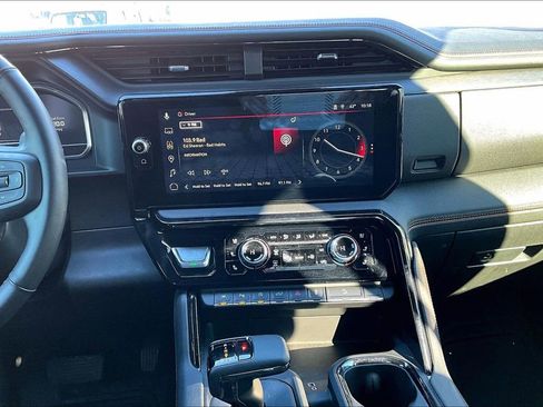 Used 2025 GMC Sierra 1500 AT4 w/ AT4 Premium Package AWD/4WD image 7