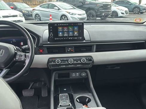 Used 2024 Honda Pilot Elite image 12