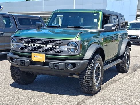 Certified 2023 Ford Bronco Badlands w/ Sasquatch Package AWD/4WD image 4