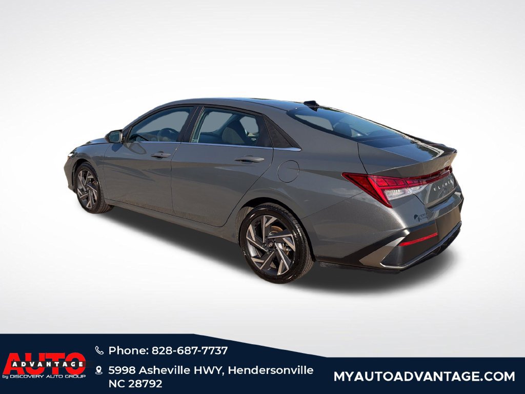 Used 2025 Hyundai Elantra SEL FWD image 7