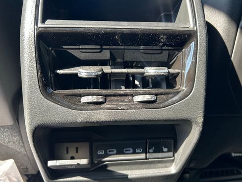 New 2026 Jeep Grand Cherokee Limited w/ Limited Altitude Package AWD/4WD image 27