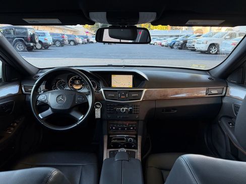Used 2012 Mercedes-Benz E 350 4MATIC Sedan image 29