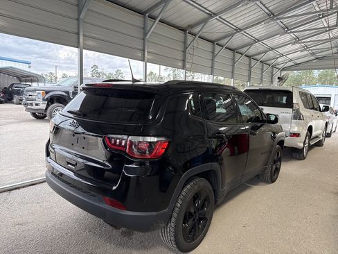 Used 2019 Jeep Compass Altitude image 3