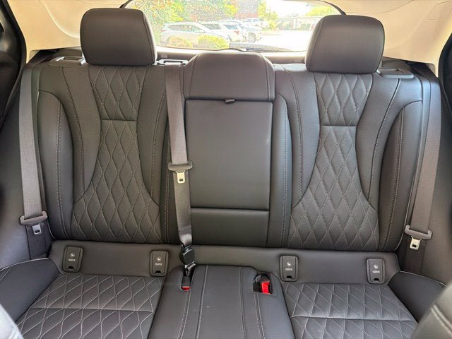Used 2023 Buick Envision Avenir AWD/4WD image 17