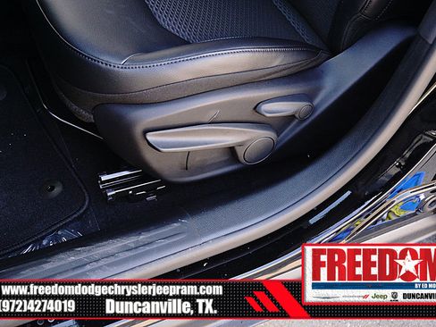 New 2026 Jeep Compass Latitude image 37