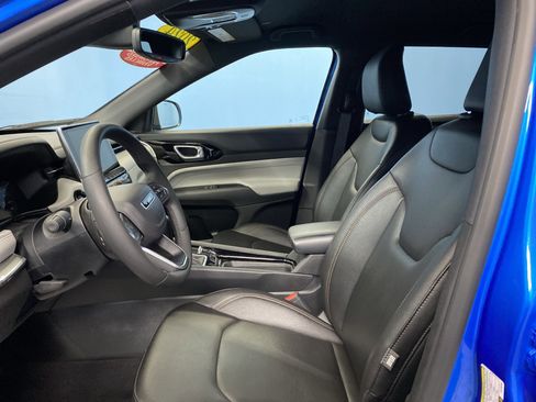 Certified 2024 Jeep Compass Limited image 9