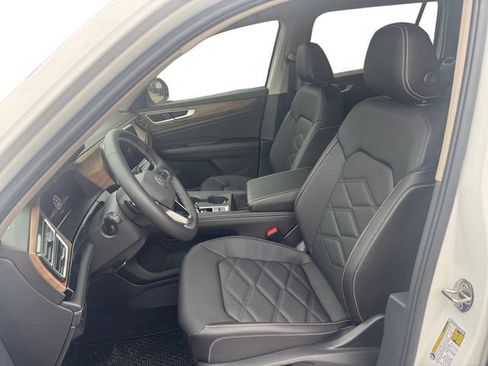 New 2026 Volkswagen Atlas SE FWD image 10