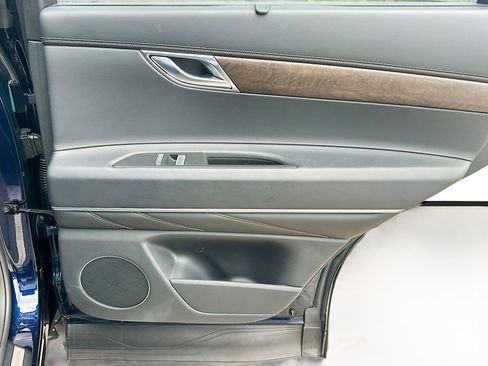 Used 2024 Genesis GV80 3.5T image 32