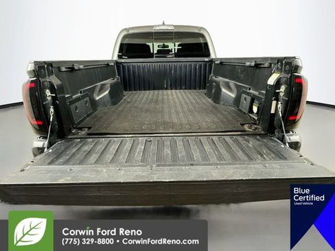 Used 2017 Toyota Tacoma TRD Sport AWD/4WD image 31