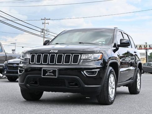 Used 2019 Jeep Grand Cherokee Laredo AWD/4WD image 6