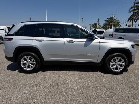 Used 2022 Jeep Grand Cherokee Limited AWD/4WD image 4