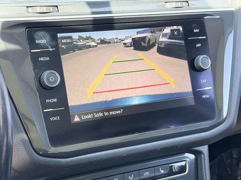 Used 2018 Volkswagen Tiguan SEL FWD image 28