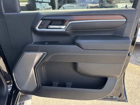 Used 2024 GMC Sierra 2500 Denali w/ Denali Reserve Package image 18